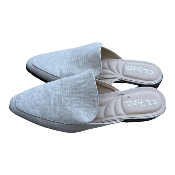 CL by Chinese Laundry "Softest" pointed-toe flat mules Size 8 Women's Cream - Picture 2 of 7